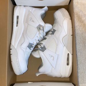 Air Jordan Retro 4 BG: Pure Moneys